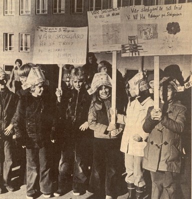 28.10 1972 Vår skolgård är trist VN